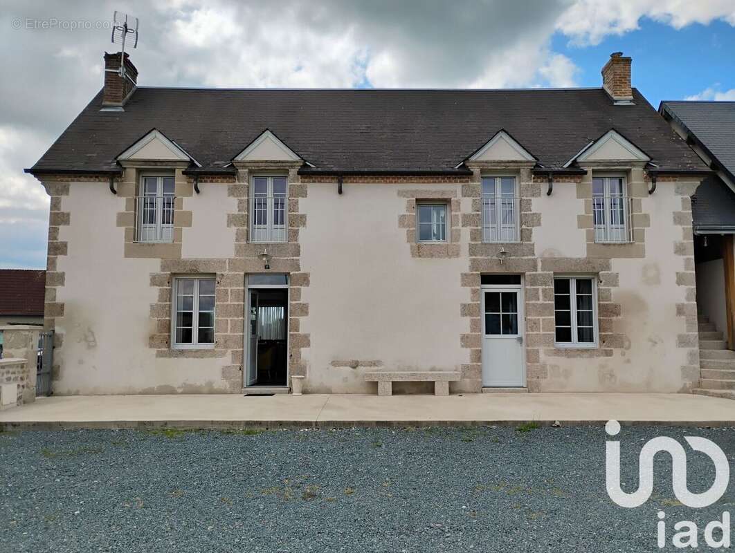 Maison 440 m² à Boussac-Bourg  - photo 3