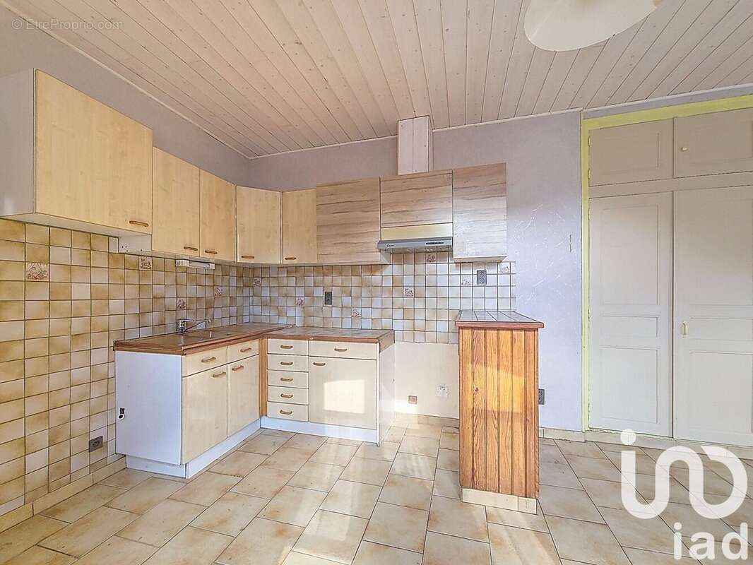Maison 80 m² à Saint-Flour  - photo 5