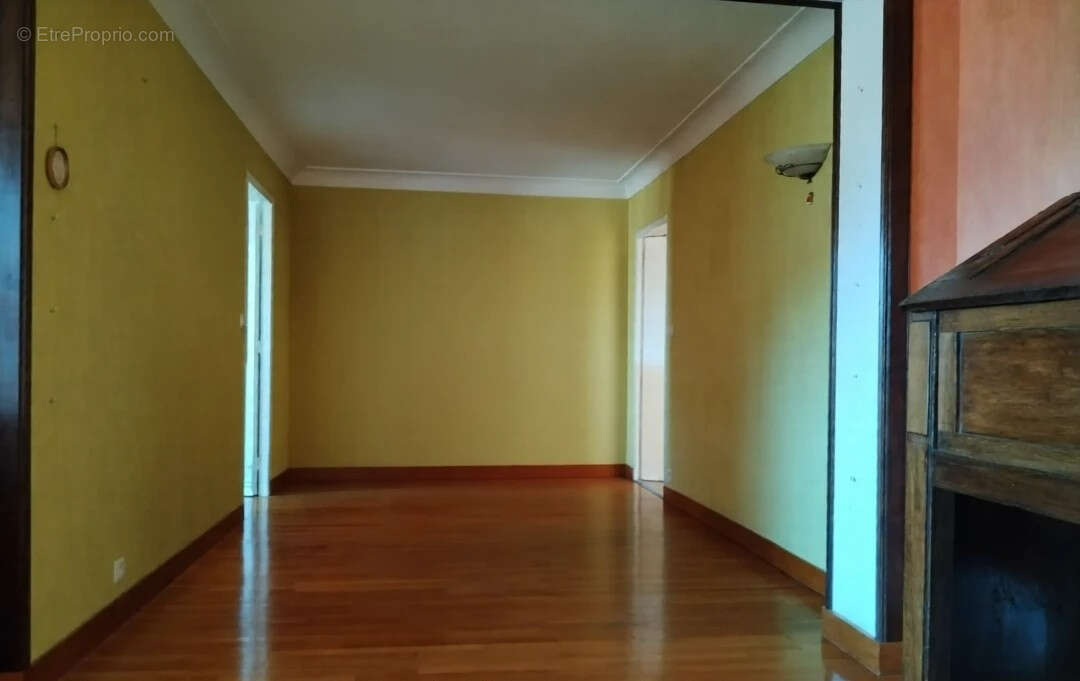 Appartement à SALINS-LES-BAINS