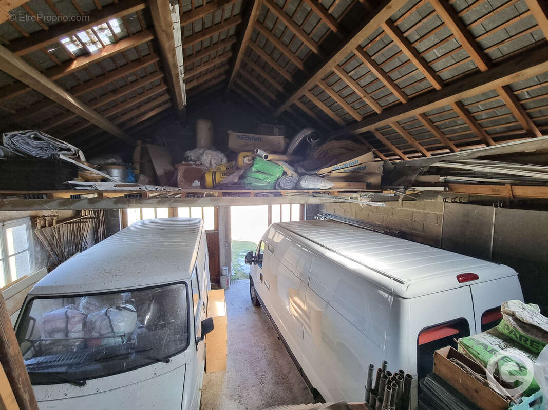 Maison à DUN-LES-PLACES