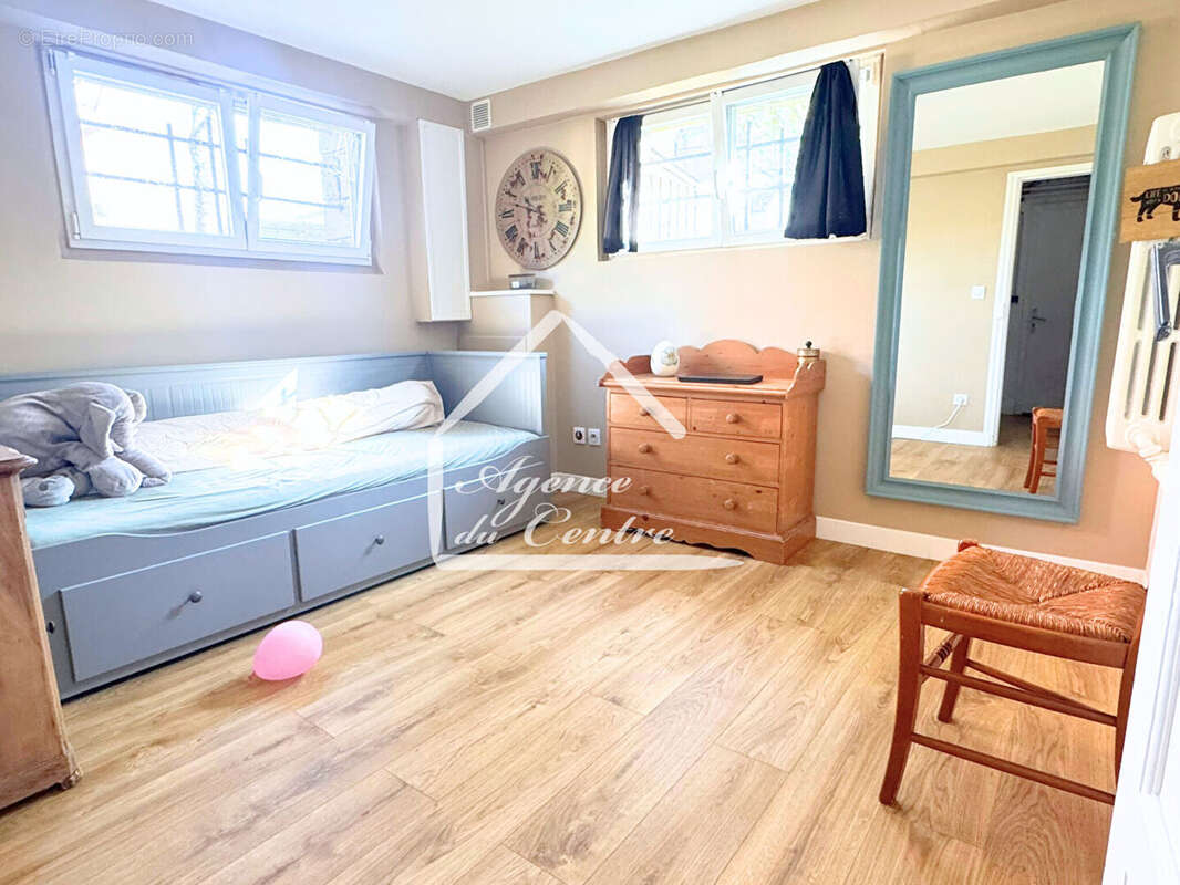 Maison à L'HAY-LES-ROSES