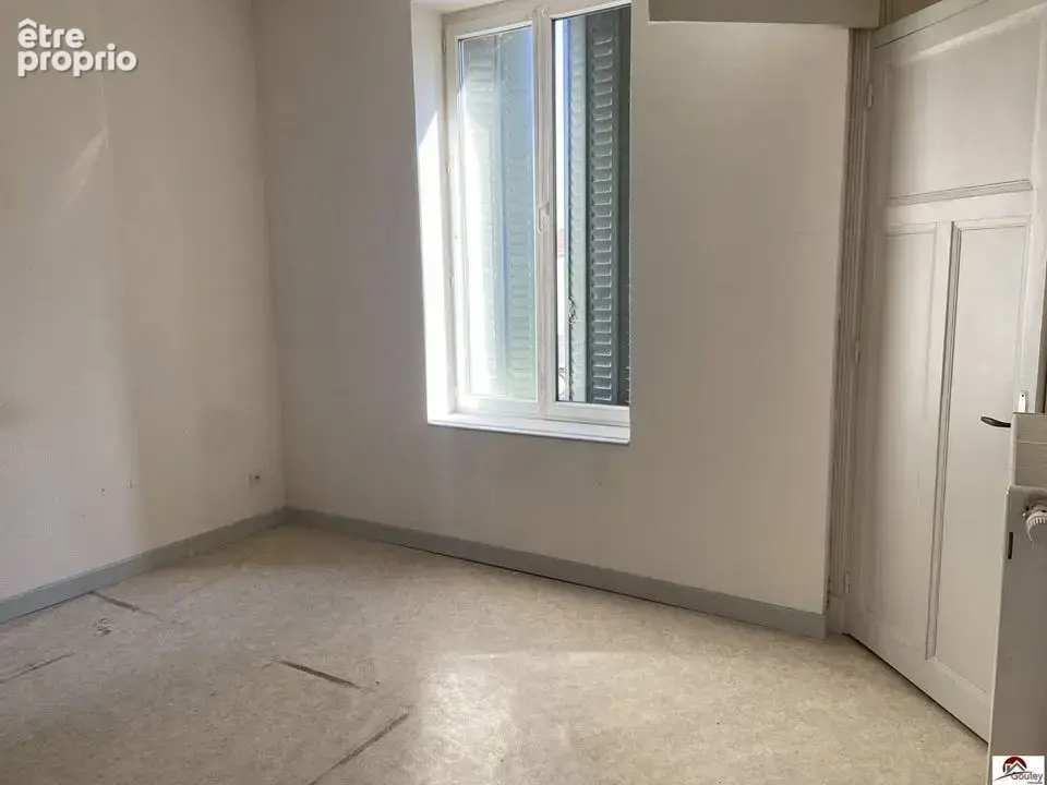 Appartement 280 m² à Roanne  - photo 4