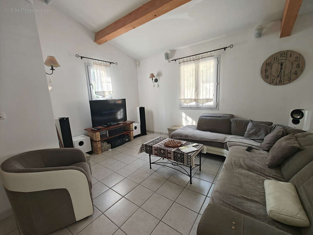 Maison Toulon Est  4 pièce(s) 115 M2  sur  terrain avec piscine et stationnement. - photo 7