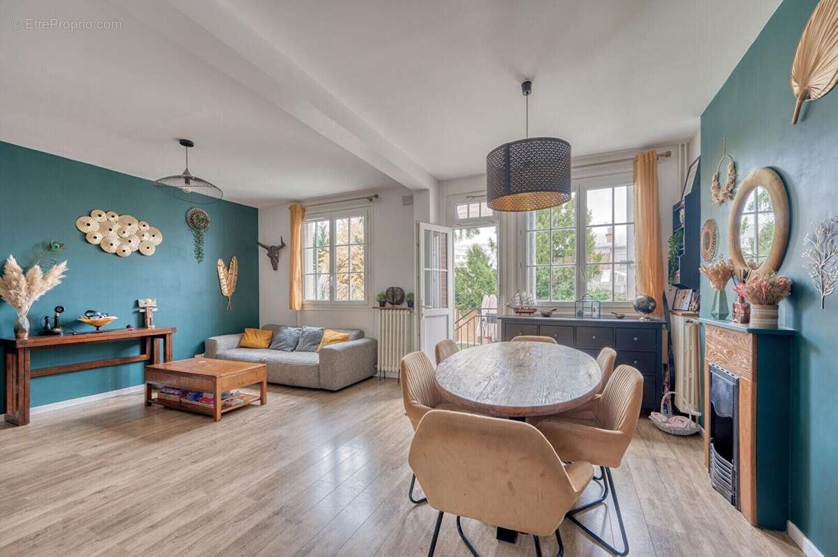 Maison à SURESNES