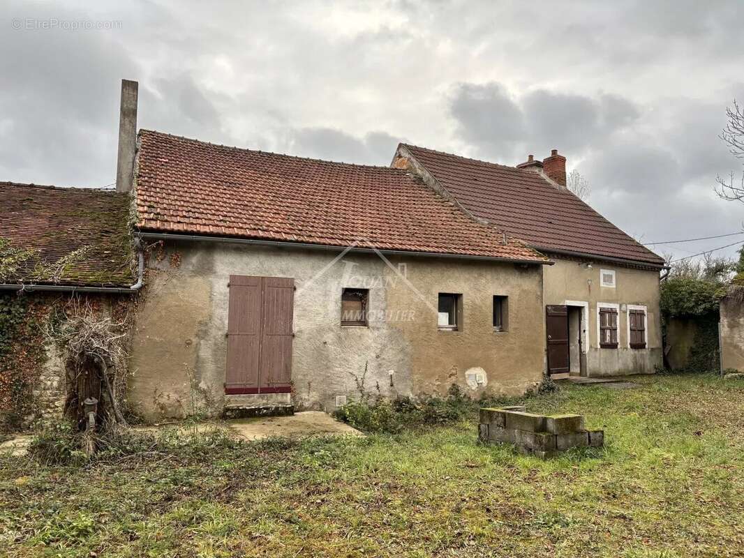Maison à BELLENAVES