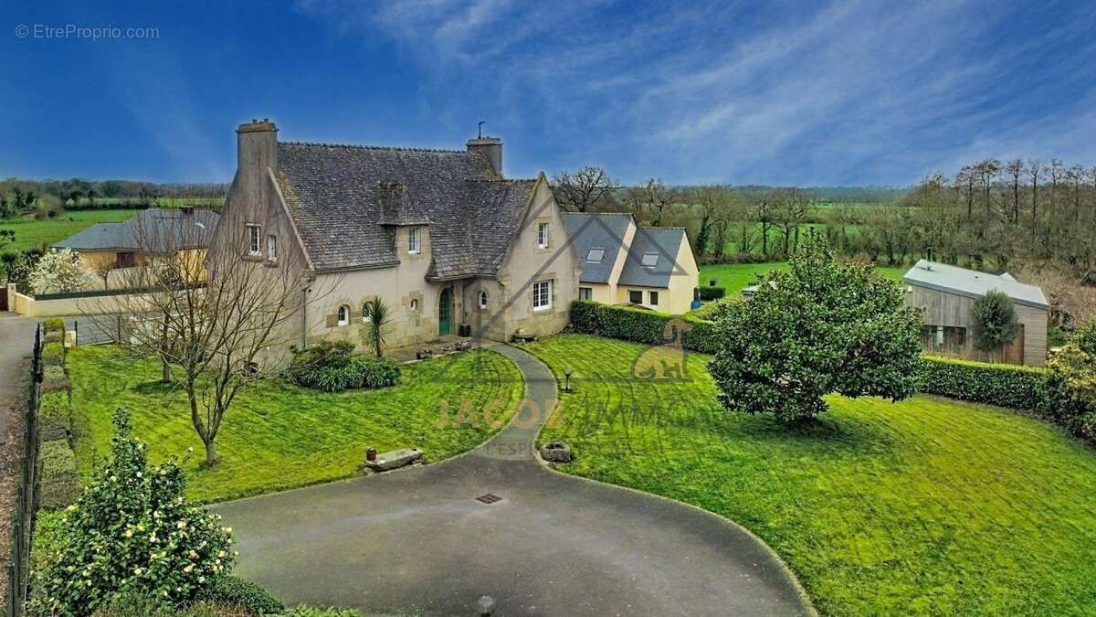 Maison à GUIPRONVEL