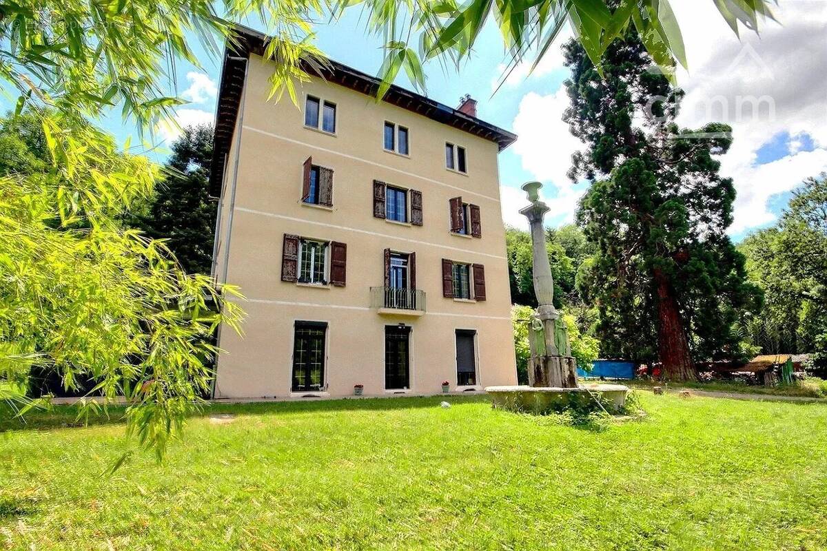 Appartement à SAINT-MARTIN-D'HERES