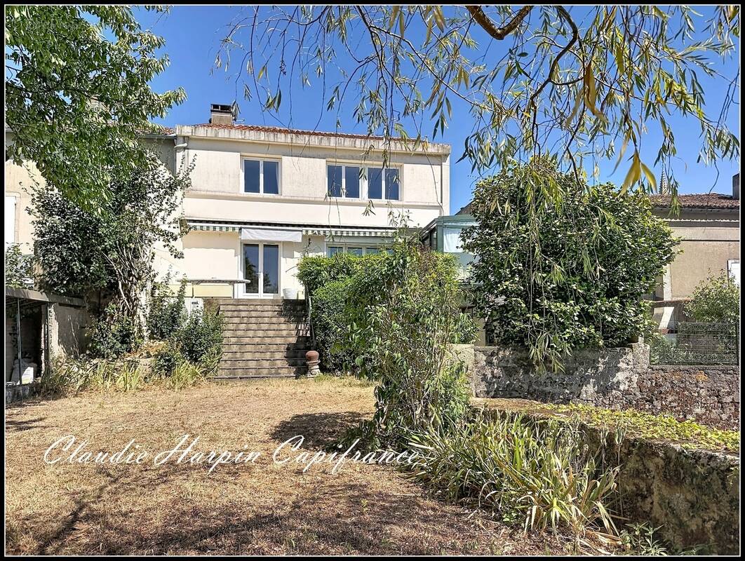 Maison à PARTHENAY