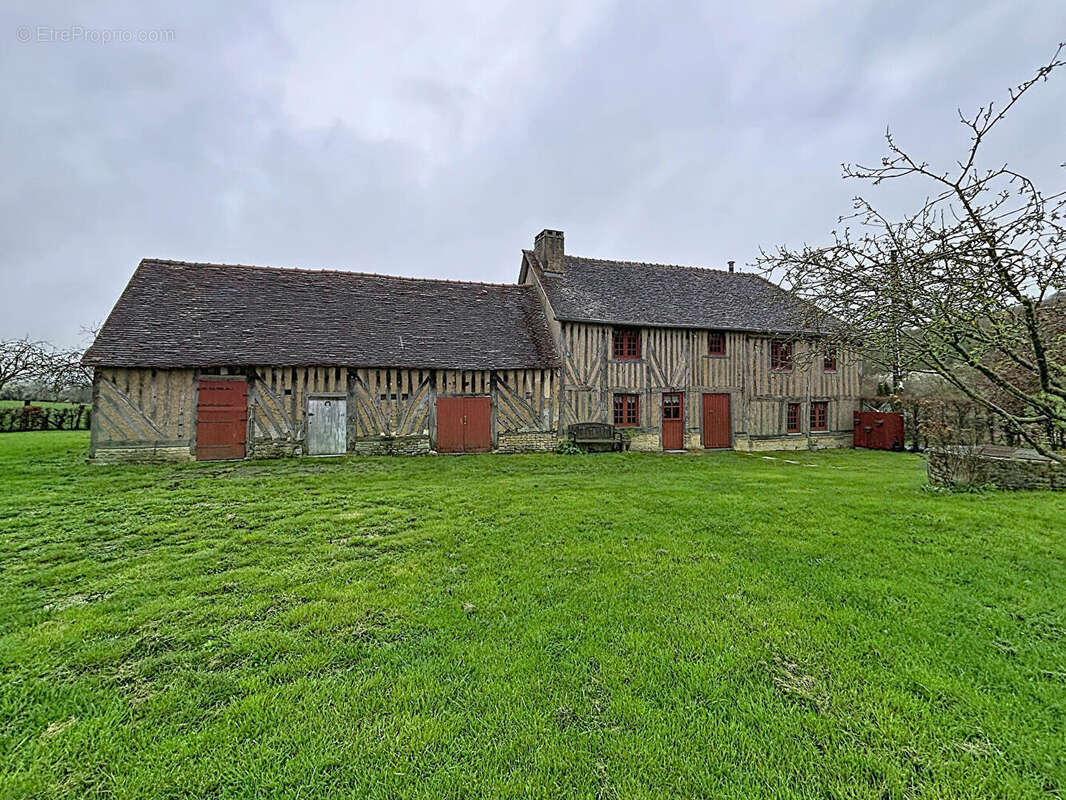 Maison à SAINT-PIERRE-SUR-DIVES