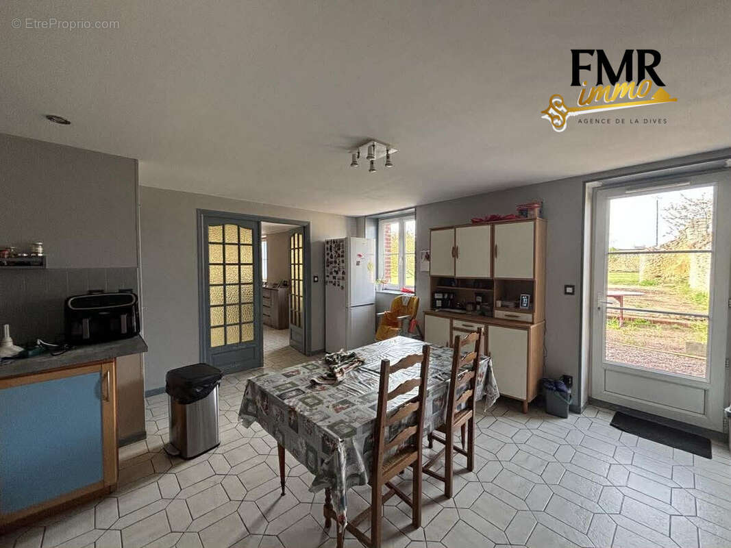 Maison à SAINT-PIERRE-SUR-DIVES