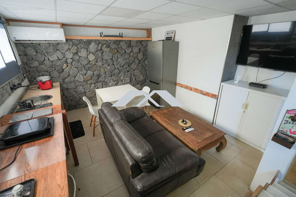 Maison 120 m² à Saint-Pierre  - photo 7