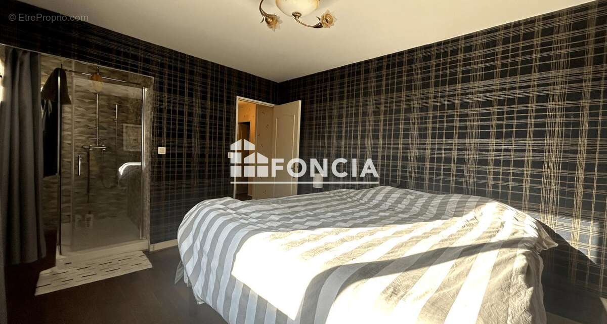 Appartement  T5– Quartier Gazonfier, balcon, stationnement facile - photo 7