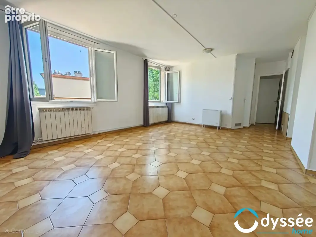 Appartement 4 pièces 74 m² à vendre à Stains (93240) - photo 2