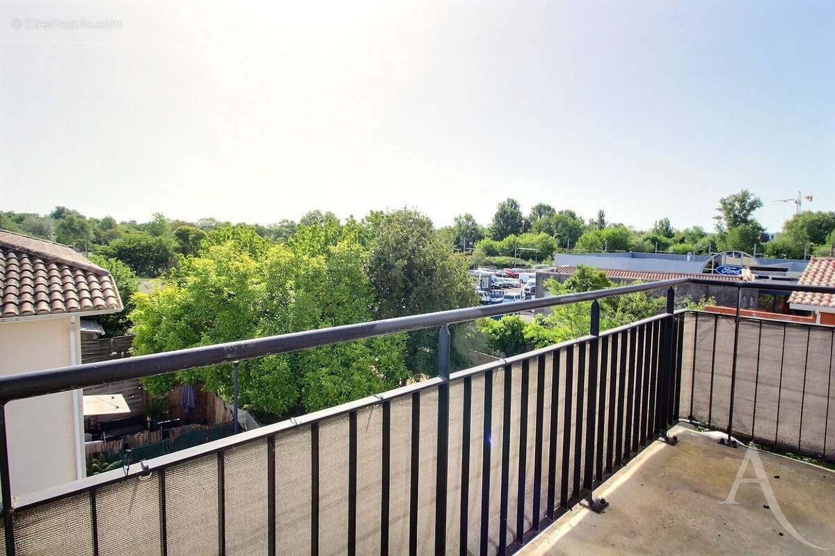 Appartement  3 pièce(s) Balcon  et parking - photo 7