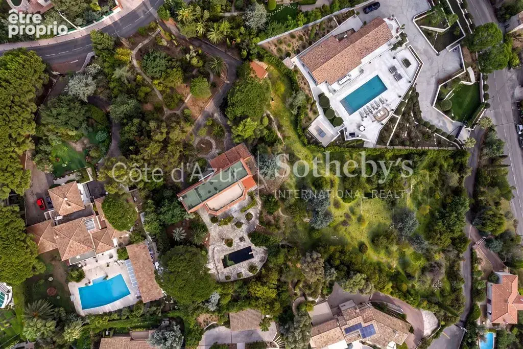 Super Cannes, terrain de 6 071 m² avec permis purgé pour deux villas vue mer - photo 5