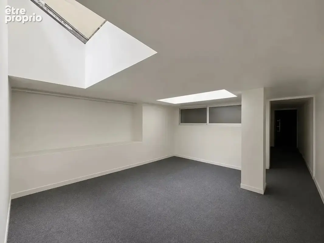 Local Commercial - photo 8