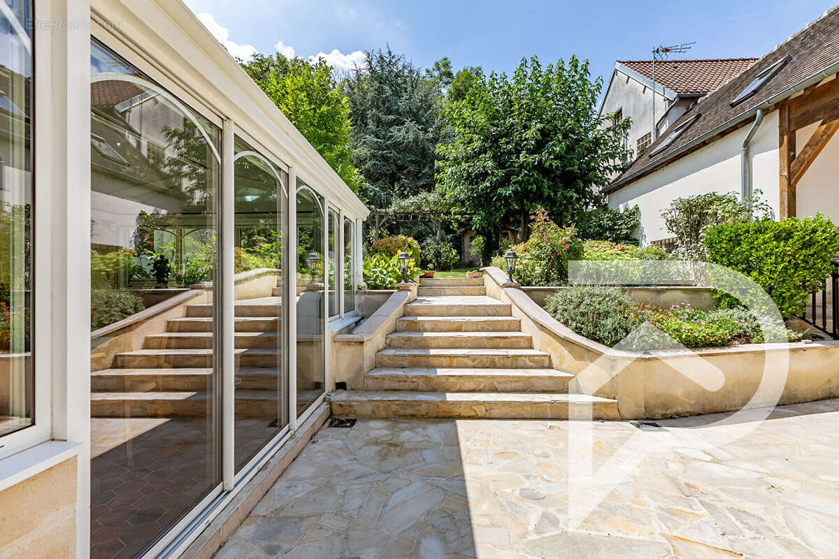 Maison à VERNEUIL-EN-HALATTE