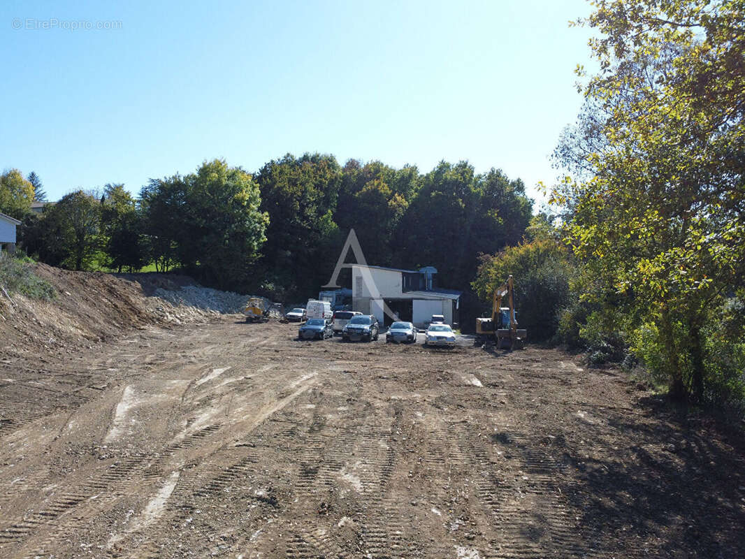 Local commercial Saintes 275 m2 - photo 18