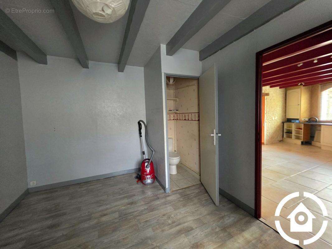 Maison à GENSAC-LA-PALLUE