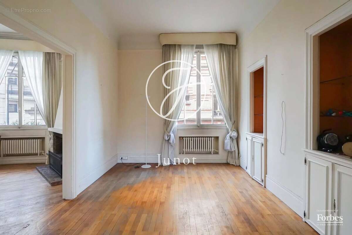 Appartement à LEVALLOIS-PERRET