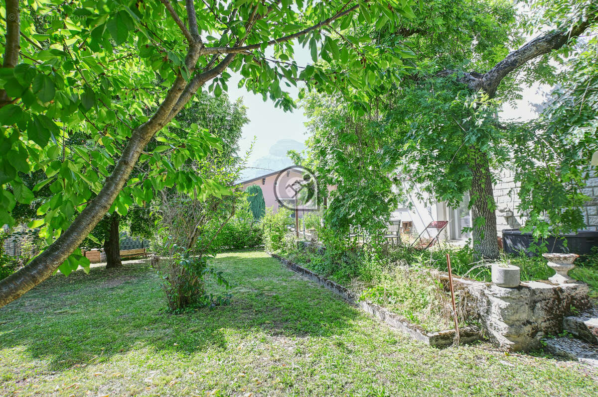 Maison à FROGES