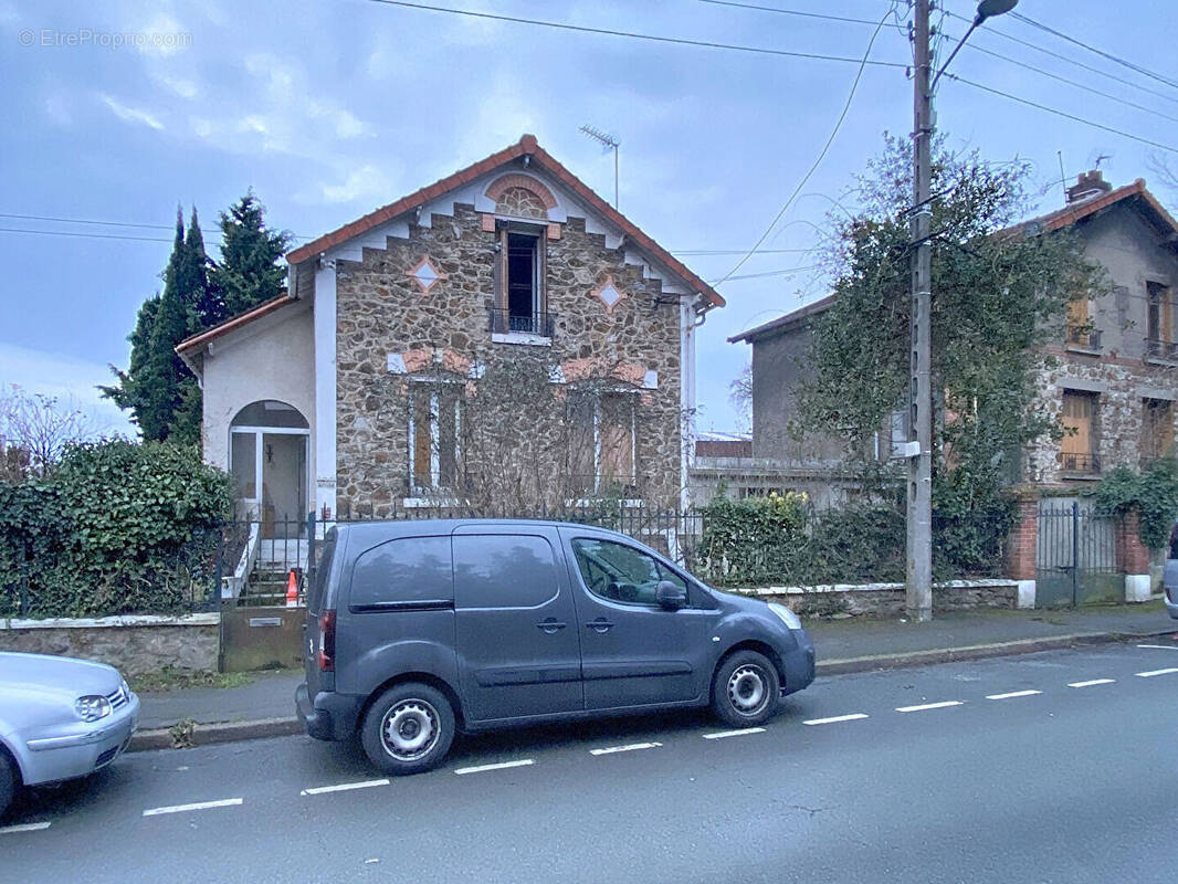 Maison à VILLENEUVE-LE-ROI