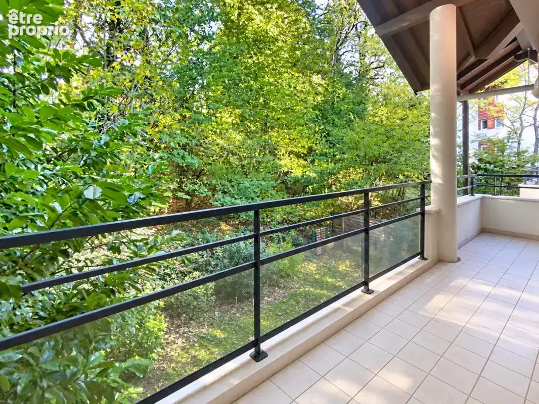 T4 en duplex dans un environnement verdoyant - photo 4