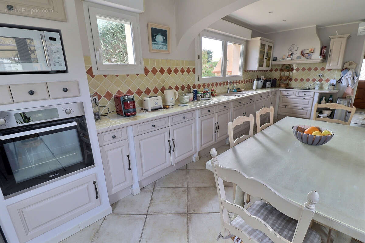 Maison à SAINT-GENIES-DES-MOURGUES