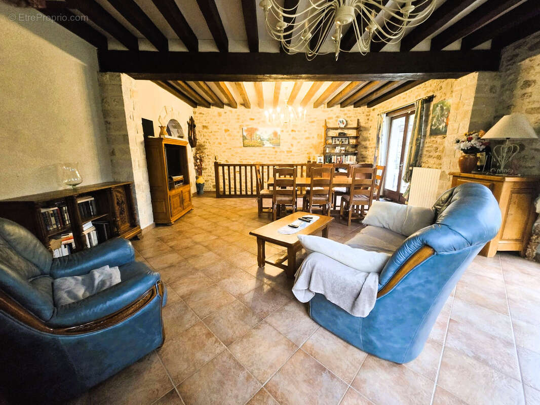 Maison à SAINT-FARGEAU-PONTHIERRY