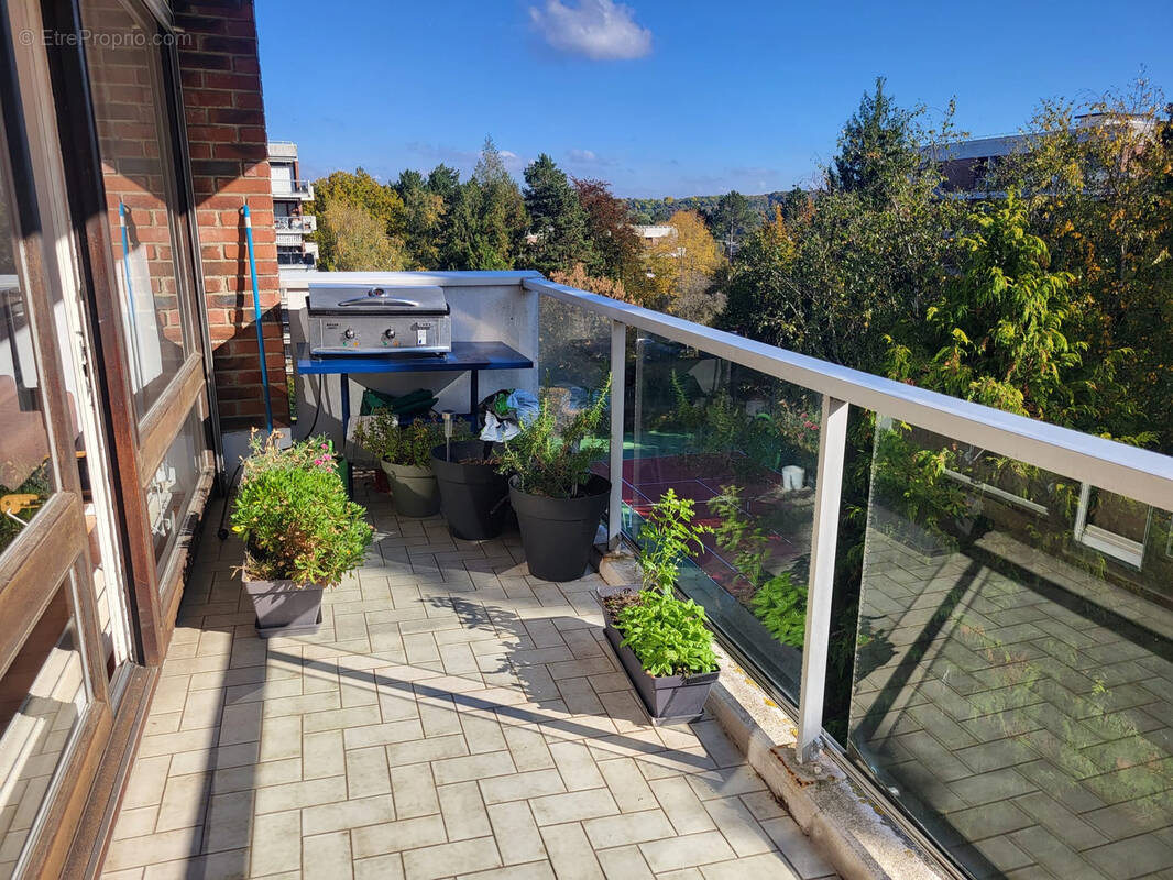 Appartement à JOUY-EN-JOSAS