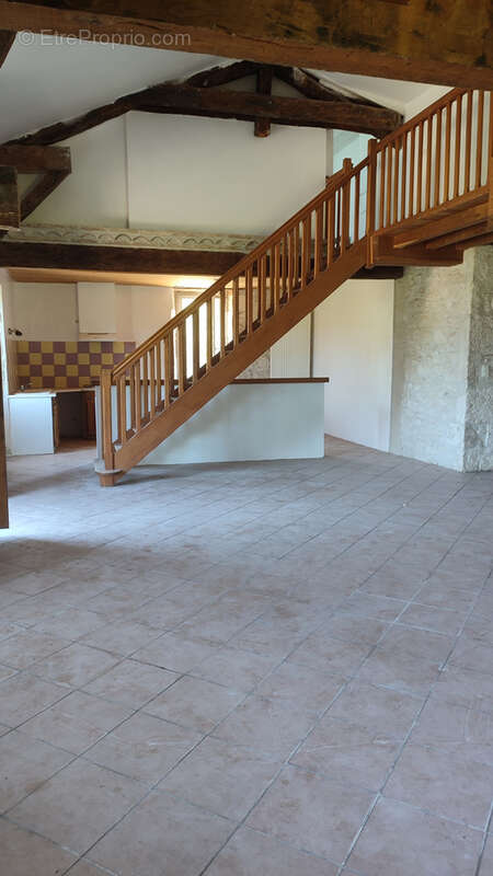 Maison à MONTAIGU-DE-QUERCY