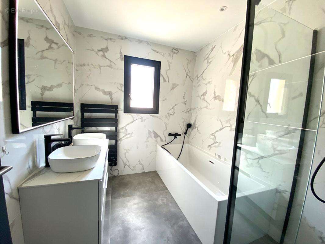Villa contemporaine 5 pièces 150m²  Piscine chauffée - Garage - Vue panoramique - photo 7