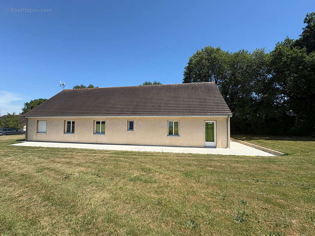 Maison 132 m² à Charnizay  - photo 3
