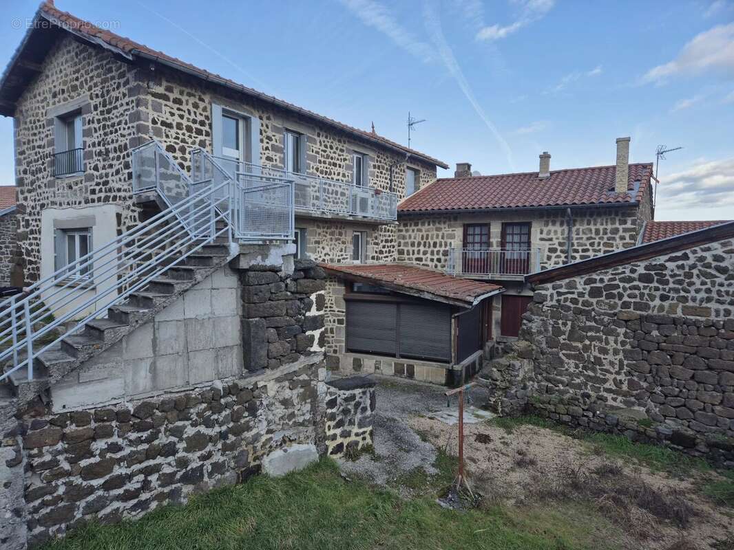 Maison à POLIGNAC