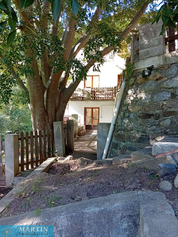 Maison à MONTFERRER