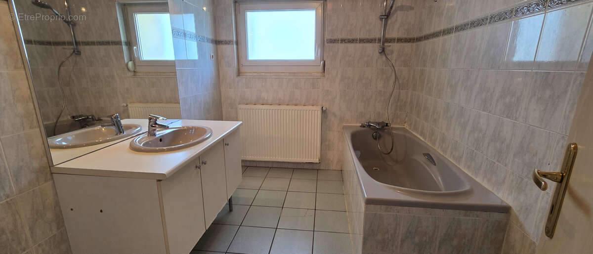 Maison à BOURG-BRUCHE