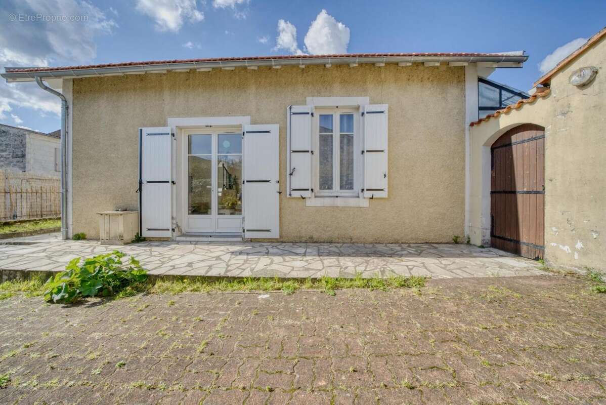 Photo 2 - Maison à SAINTES
