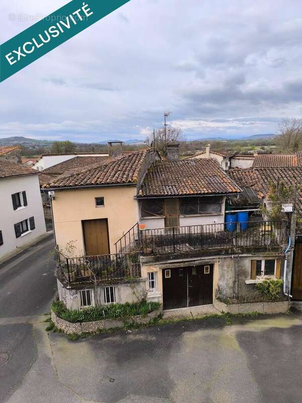 Maison 100 m² à Ravel  - photo 2