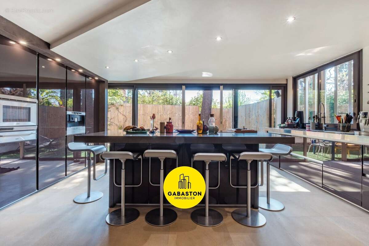 Appartement à MARSEILLE-7E