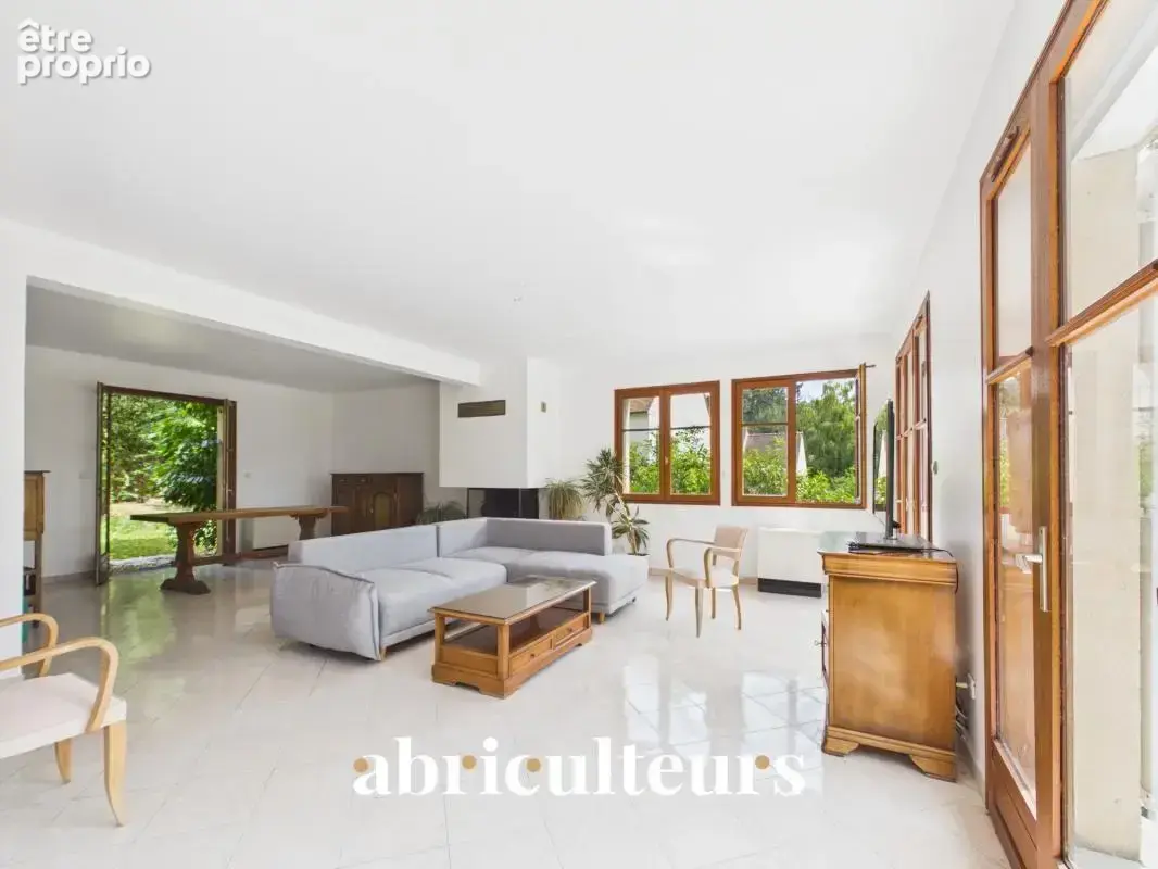 Maison familiale lumineuse avec grand jardin, terrasse et 5 chambres à Saint-Leu-la-Forêt (95320) - photo 4