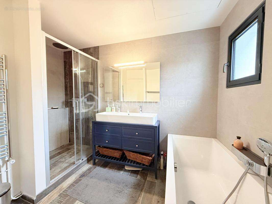 Maison à LE PERREUX-SUR-MARNE