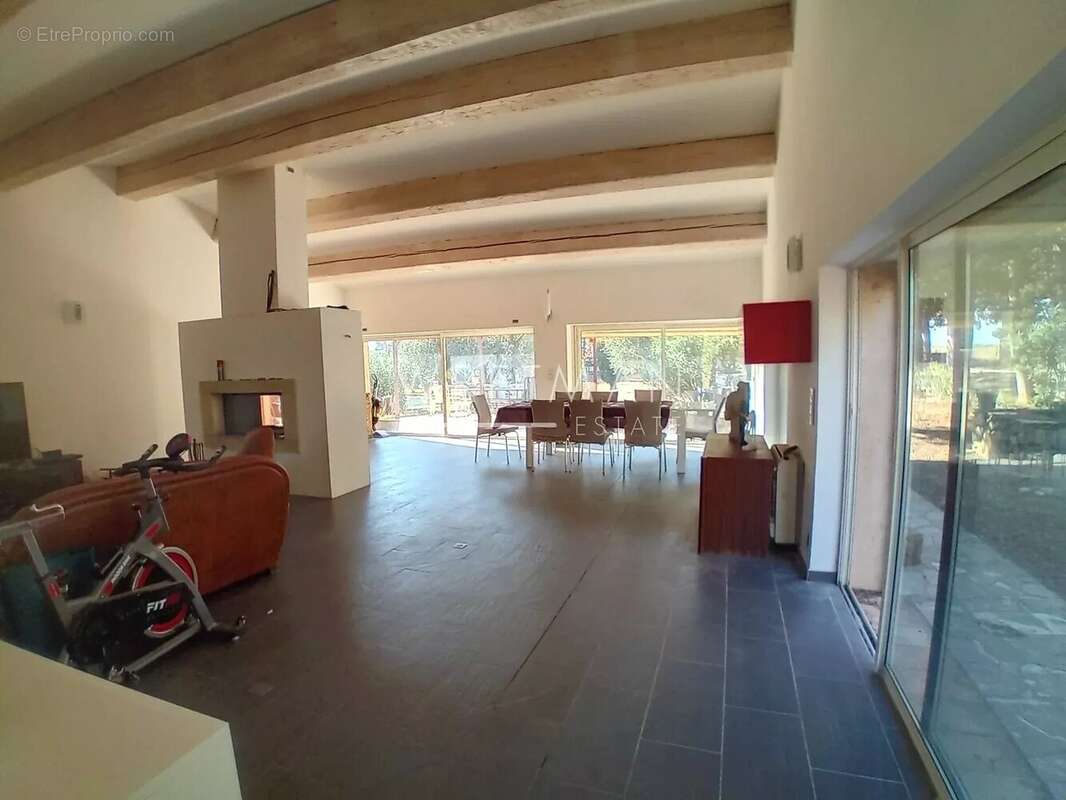 Maison à LA MOTTE