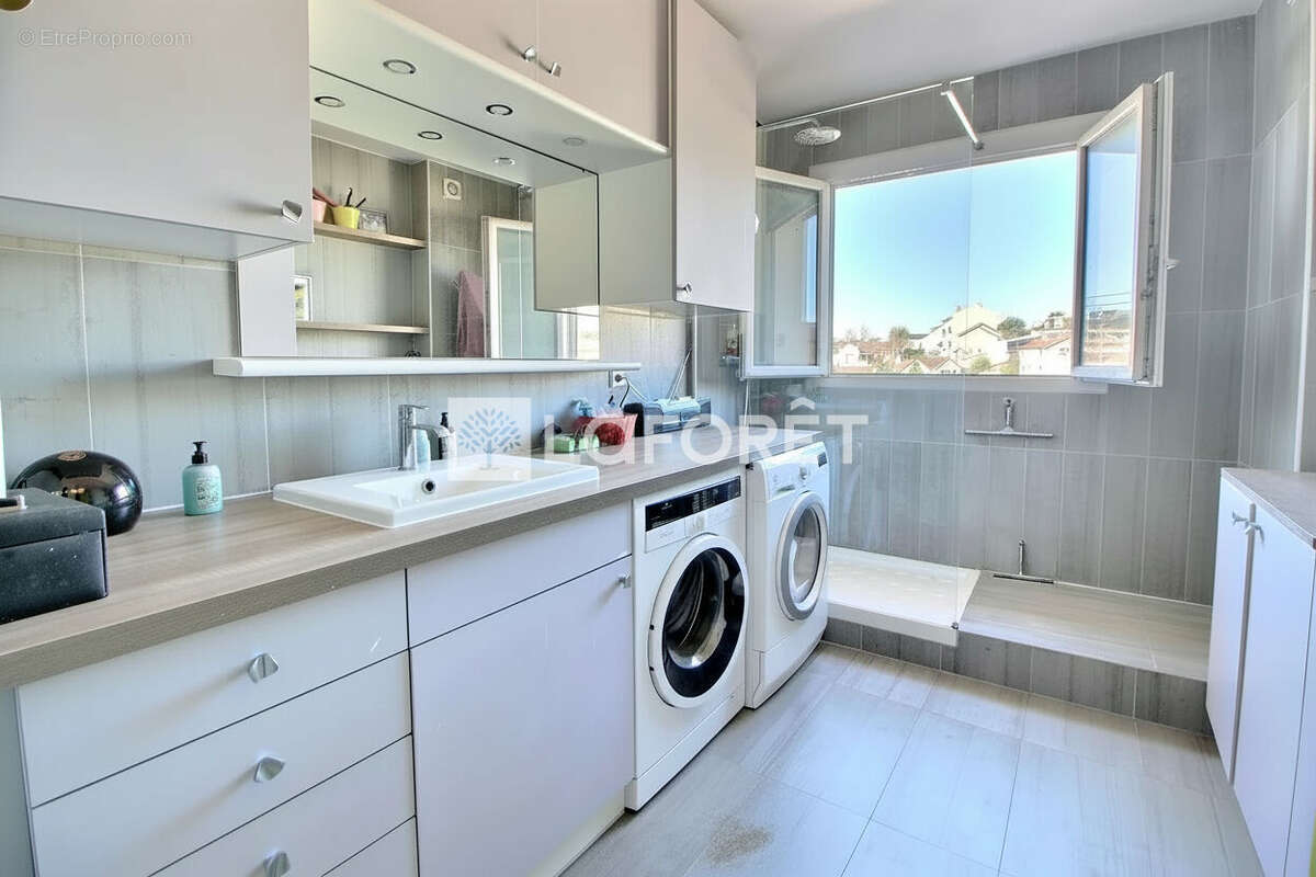 Appartement à SURESNES