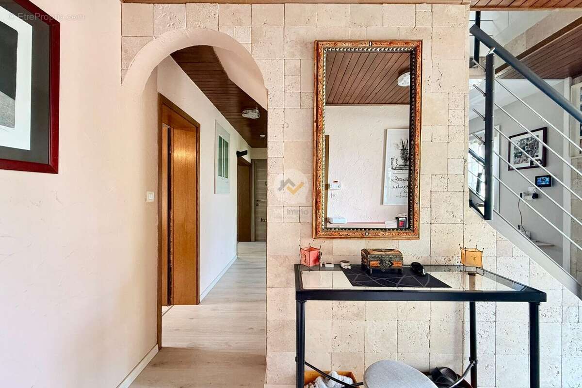 Maison 147 m² à Saint-Bernard  - photo 8
