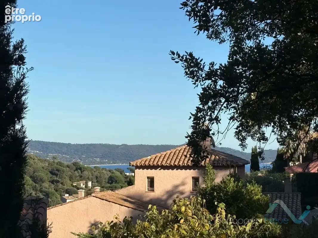 Vente appartement T2 de 51,97m2 avec balcon à Cavalaire sur Mer - photo 2