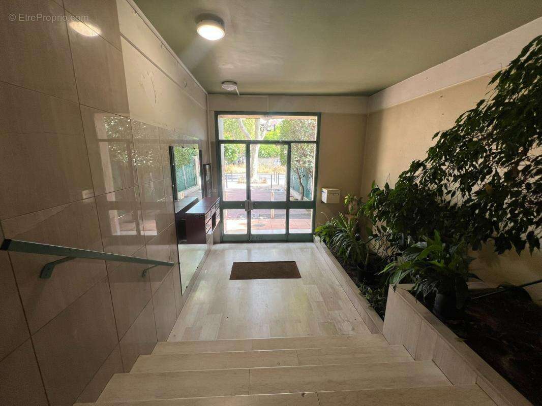 Appartement à MARSEILLE-4E