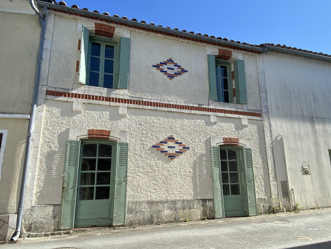 Maison à BASSAC