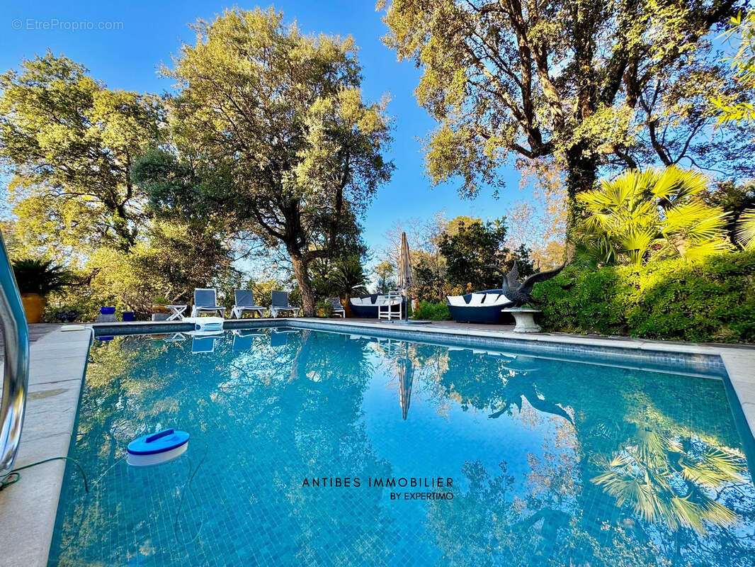 Maison à LA GARDE-FREINET