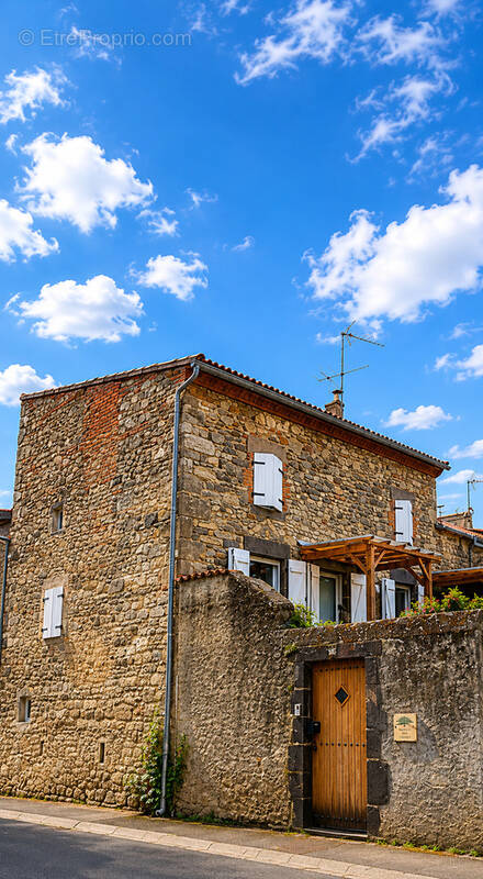 Maison à COMBRONDE