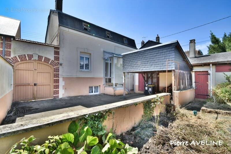 Maison à LA BAZOCHE-GOUET